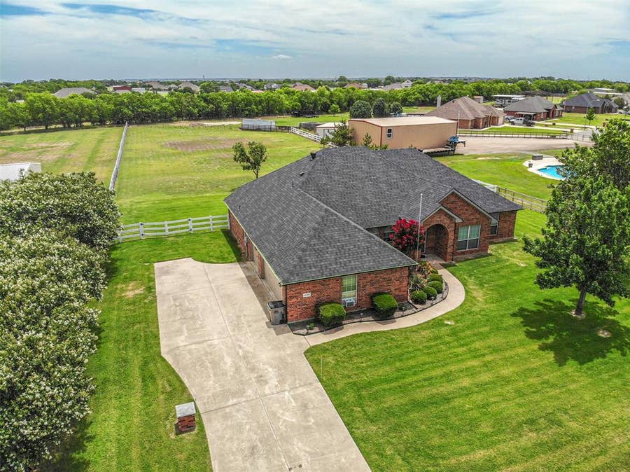 Property photo for 13708 Hickory Creek Drive, Haslet, TX