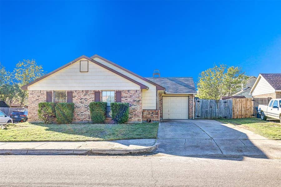 Property photo for 6801 Old Stone Drive, Fort Worth, TX