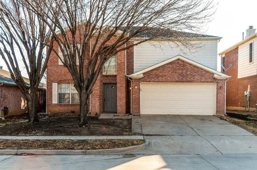Property photo for 1233 Cheyenne Court, Saginaw, TX