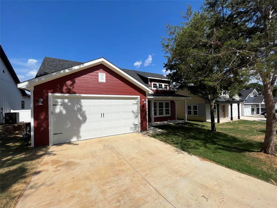 Property photo for 214 Wilson Drive, Lake Dallas, TX