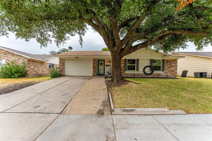 Property photo for 425 Southlake Drive, Forney, TX