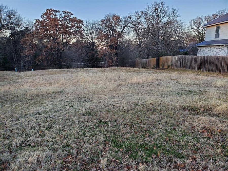 Property photo for 800 Hillburn Drive, West Tawakoni, TX