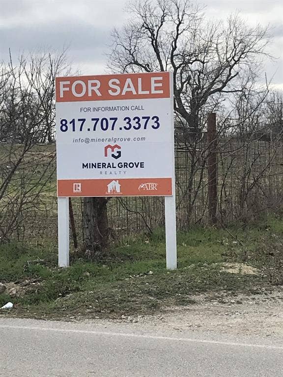 Property photo for 5819 Bowman Roberts Road, Fort Worth, TX