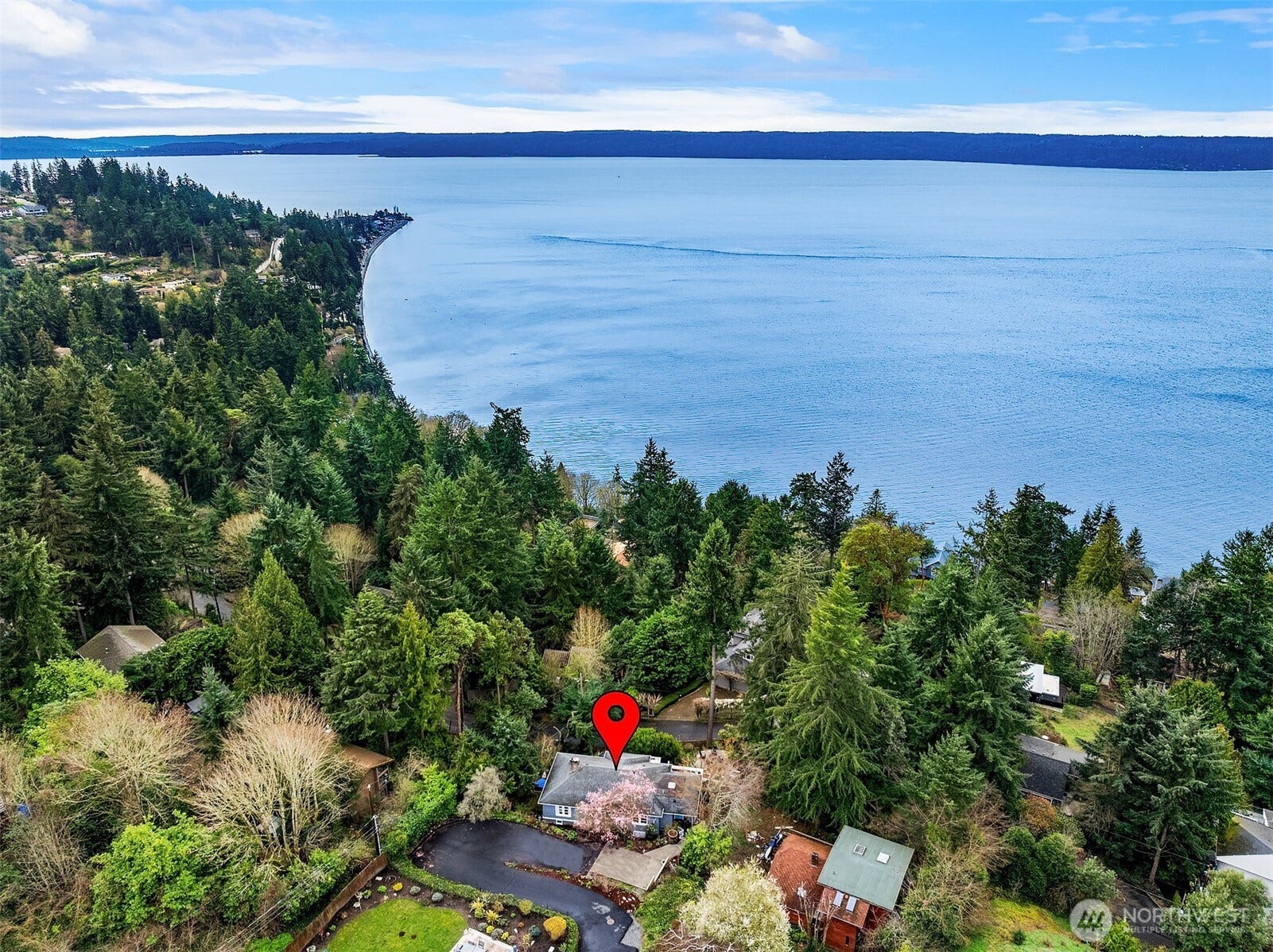 A short stroll down the hill connects you to the Indian Trail, a lovely path to the Point.