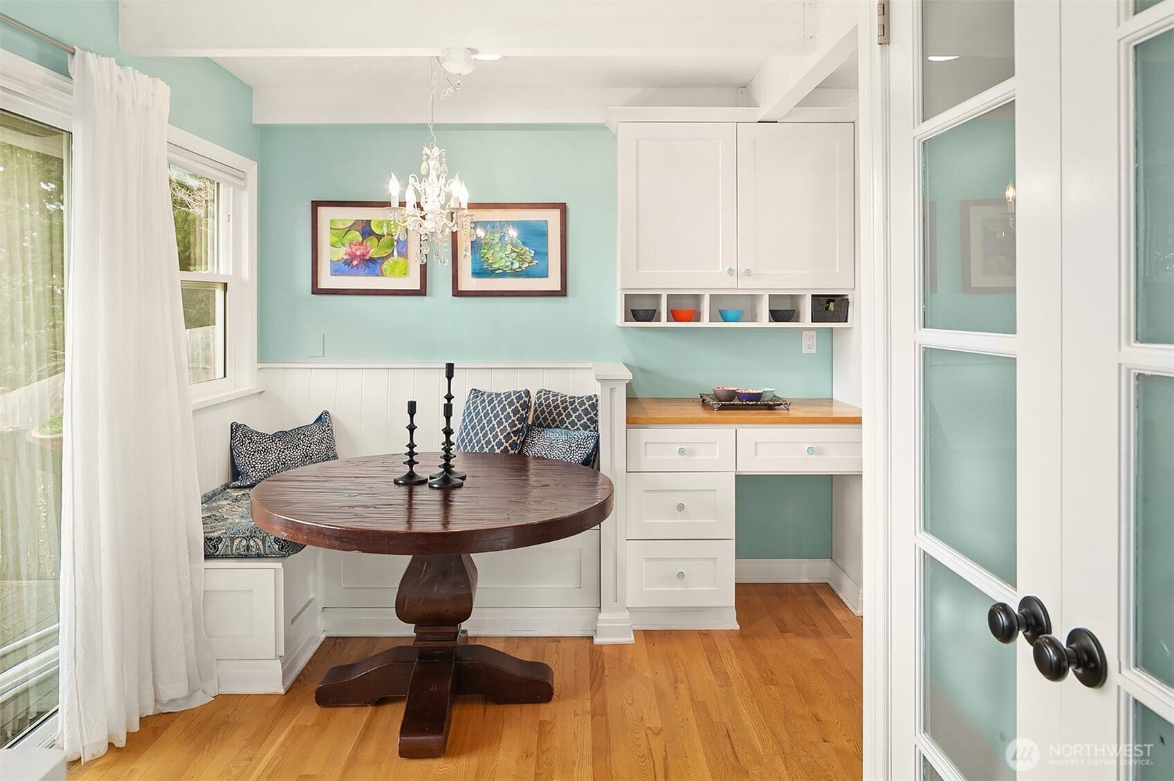 Breakfast nook banquette.