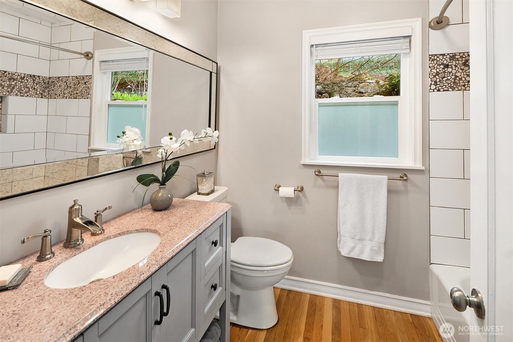 Main floor full bath.