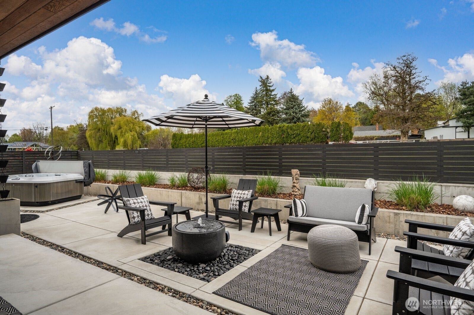 Easy to maintain patio with water feature