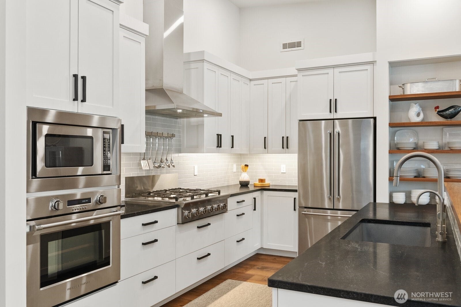 Chef's kitchen