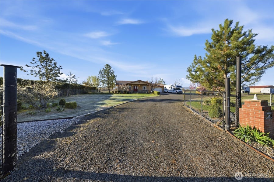 Property photo for 237 Reeds Road, Touchet, WA
