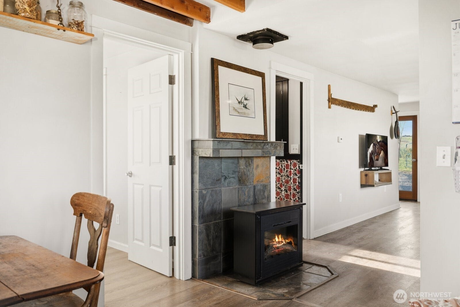 Electric fireplace - flue is present to add woodburning stove