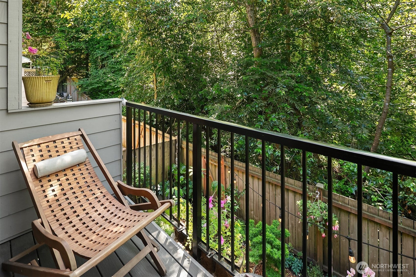 15628 8th Avenue SW, #B, Burien, WA 98166 It's as peaceful as it looks.