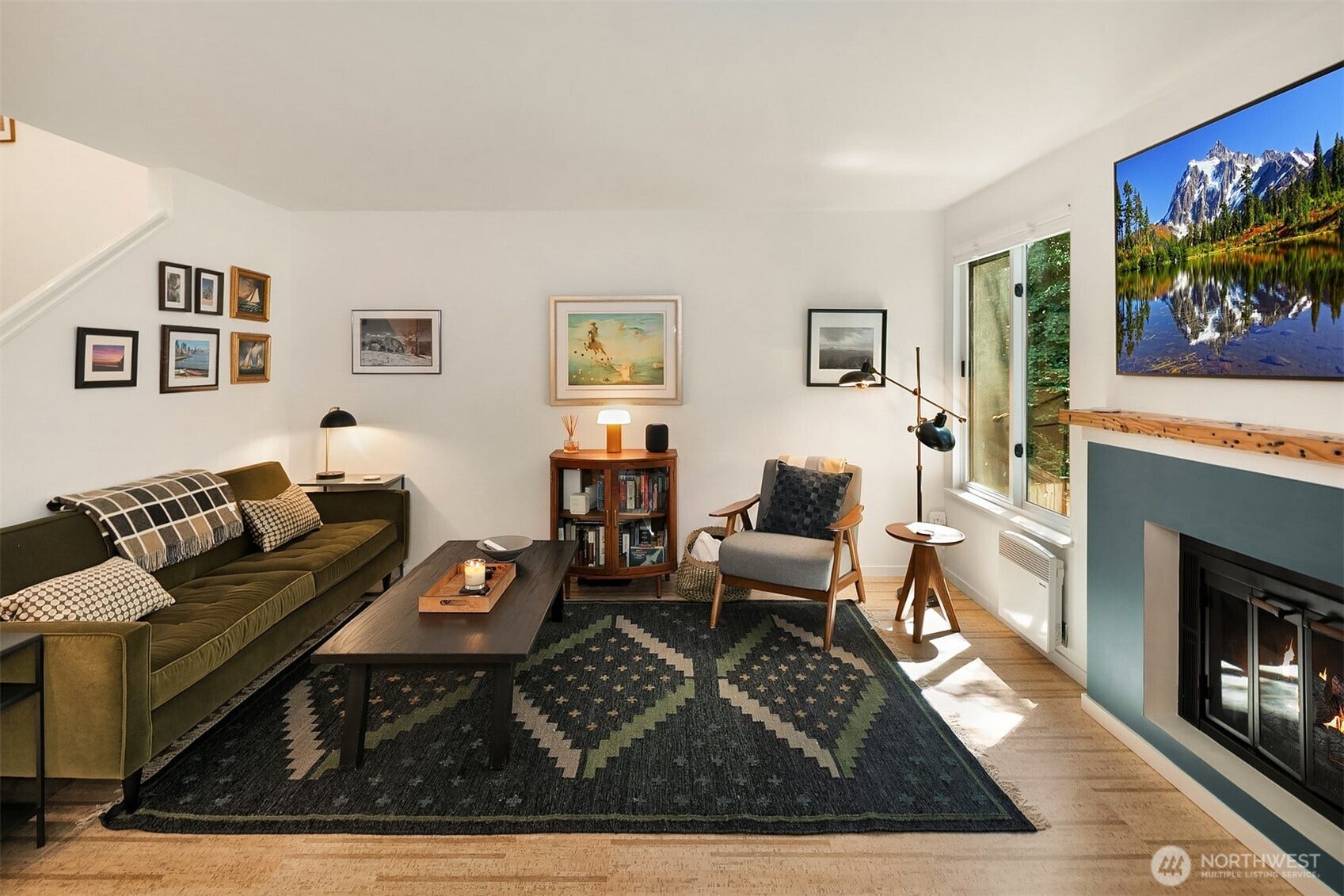 15628 8th Avenue SW, #B, Burien, WA 98166 Modern, low maintenance living.