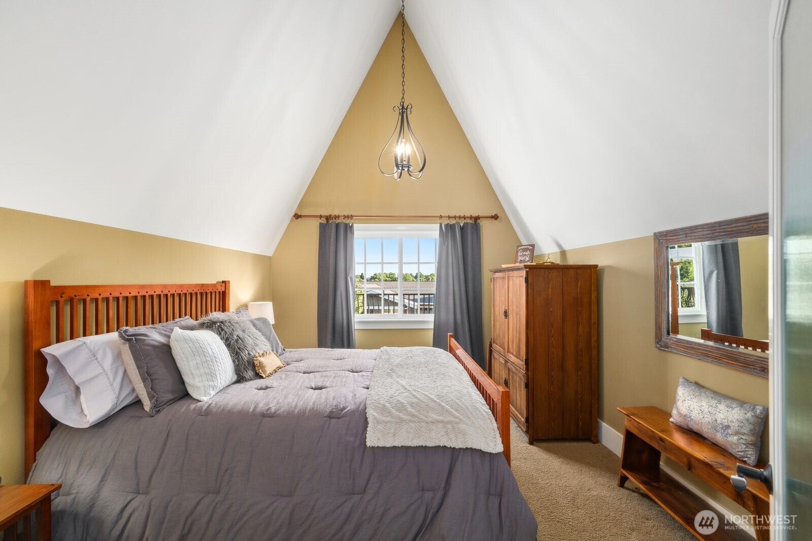 1047 SE Crestlane Drive, College Place, WA 99324 2nd floor 3rd bedroom