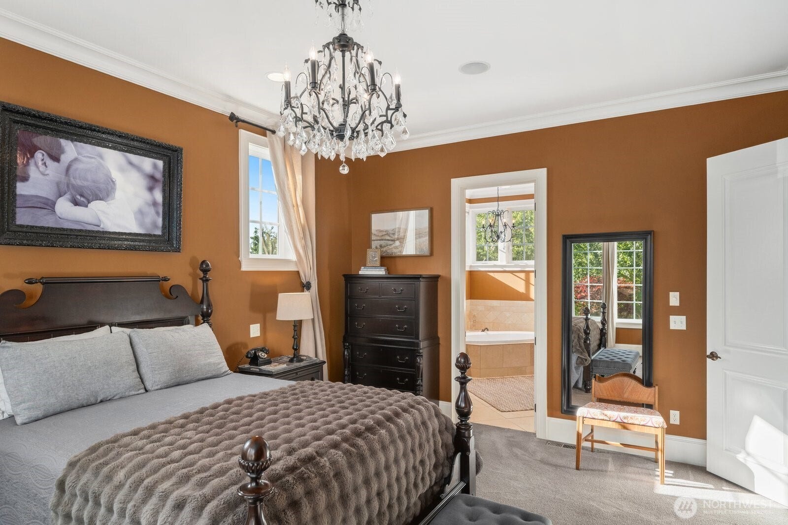 1047 SE Crestlane Drive, College Place, WA 99324 Primary suite attached to ensuite