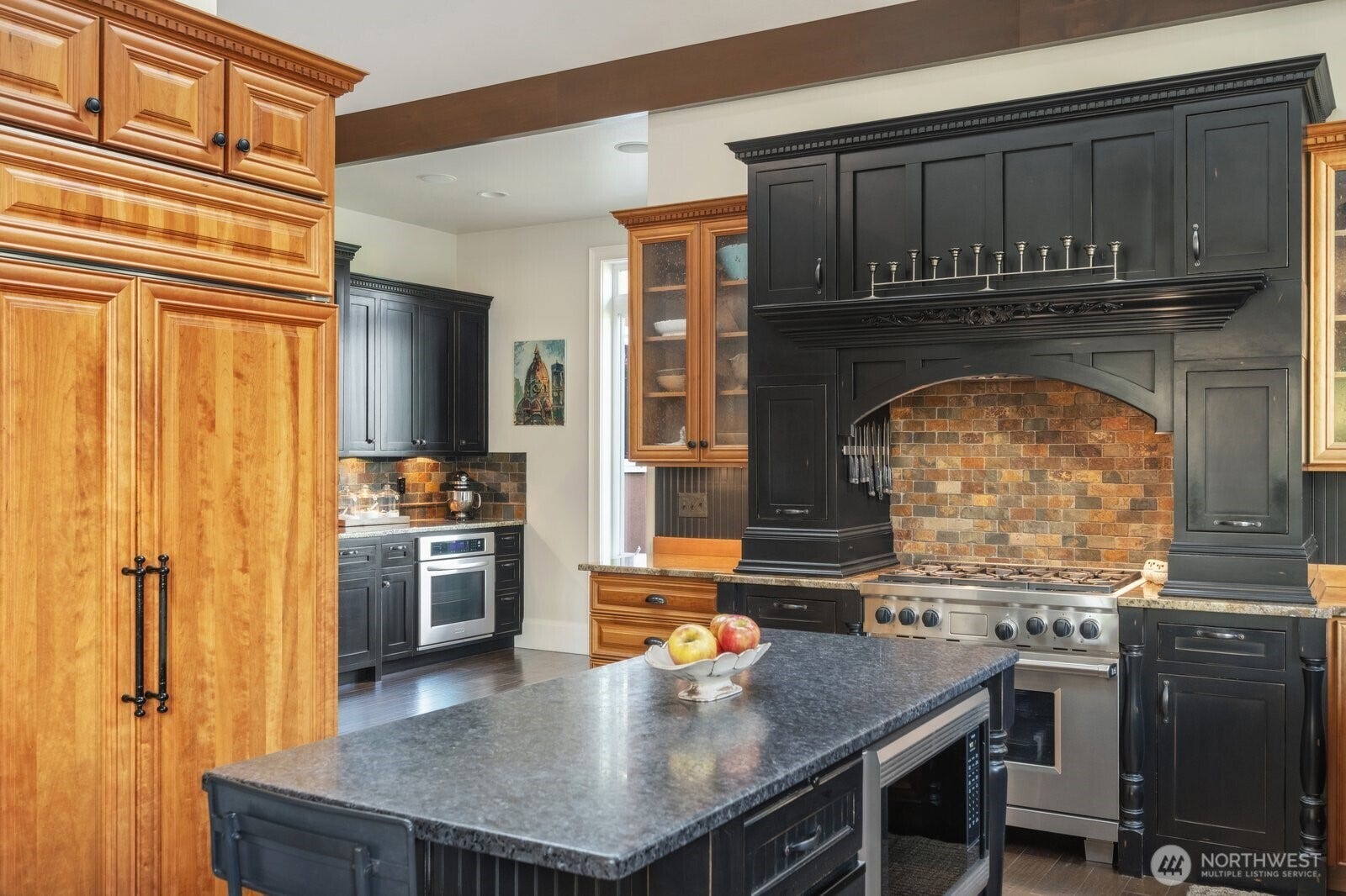 1047 SE Crestlane Drive, College Place, WA 99324 Baking center next to kitchen