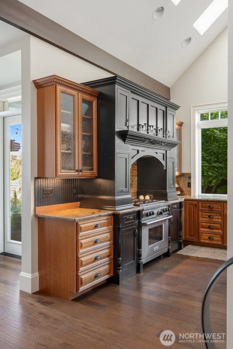 1047 SE Crestlane Drive, College Place, WA 99324 Access patio from hallway or kitchen for easy entertaining