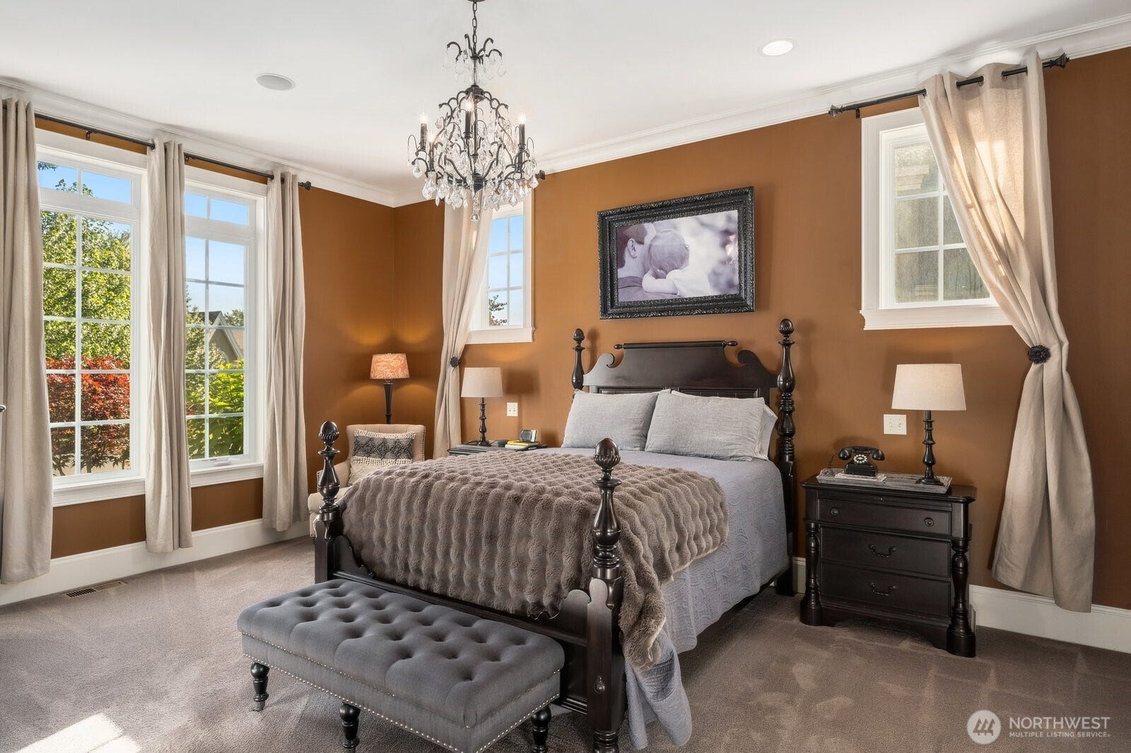 1047 SE Crestlane Drive, College Place, WA 99324 Primary suite on main floor