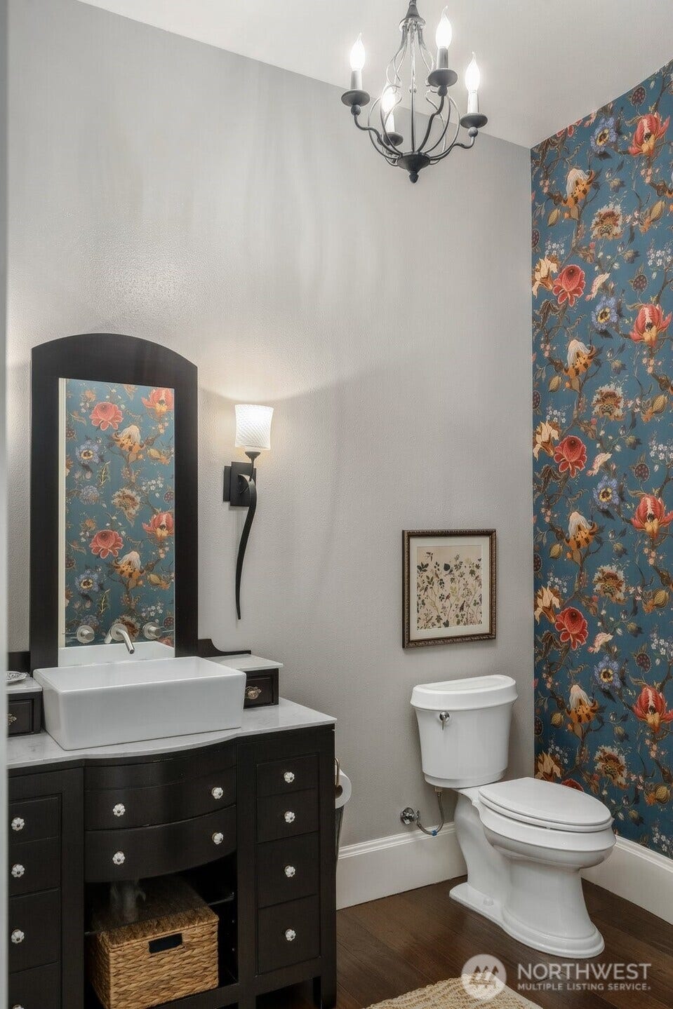1047 SE Crestlane Drive, College Place, WA 99324 1/2 bath on main floor