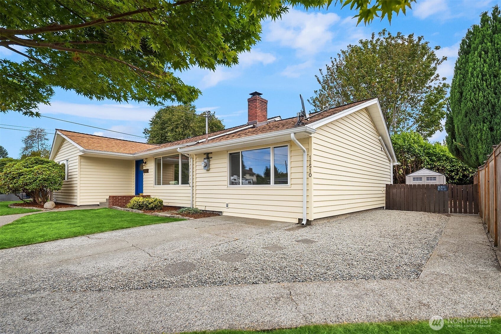 11510 27th Avenue SW, Burien, WA 98146 Bring your boat or RV - there's plenty of space here!