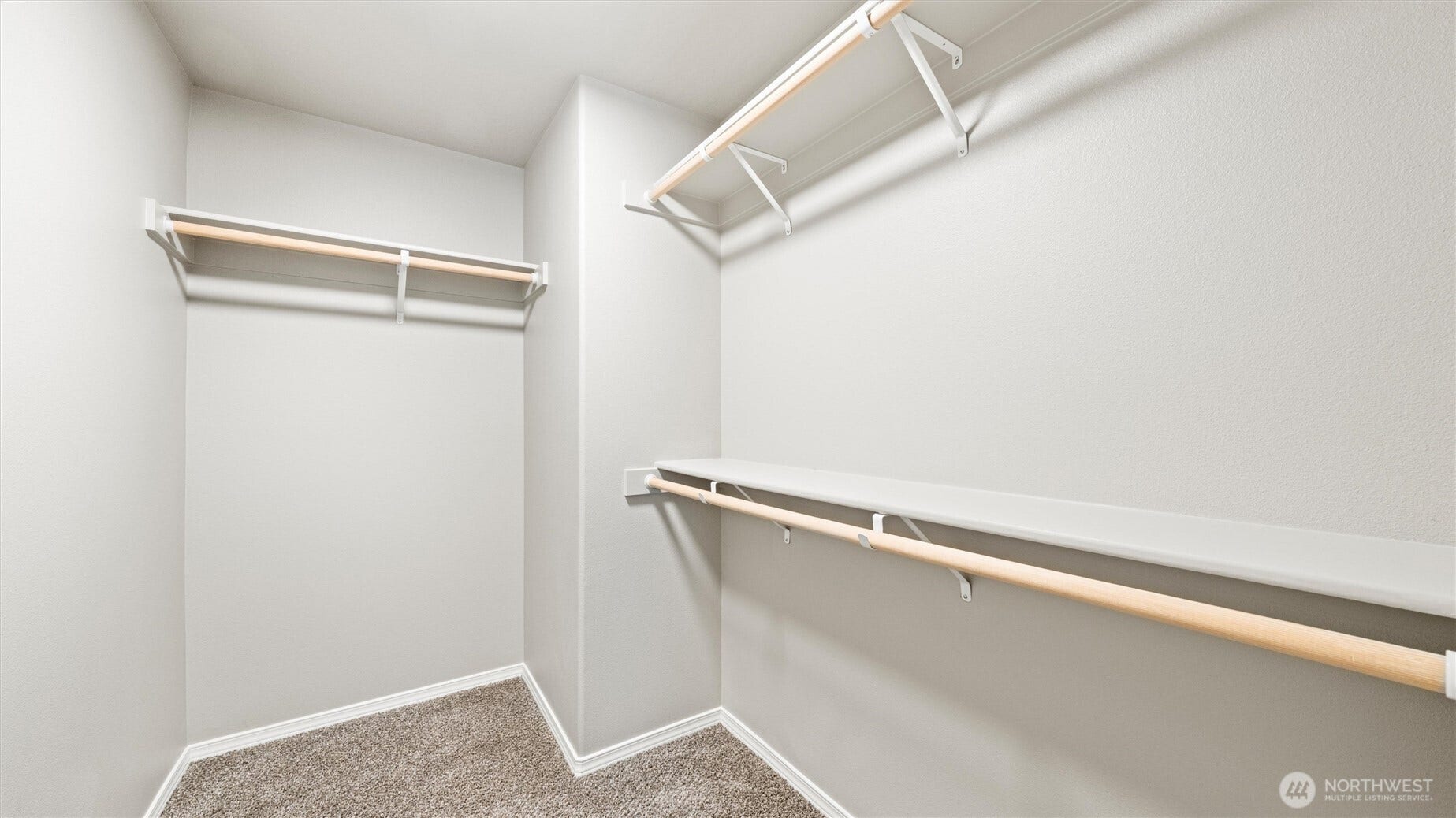 543 SW Angelina Loop, College Place, WA 99362 2nd floor primary suite walk-in closet