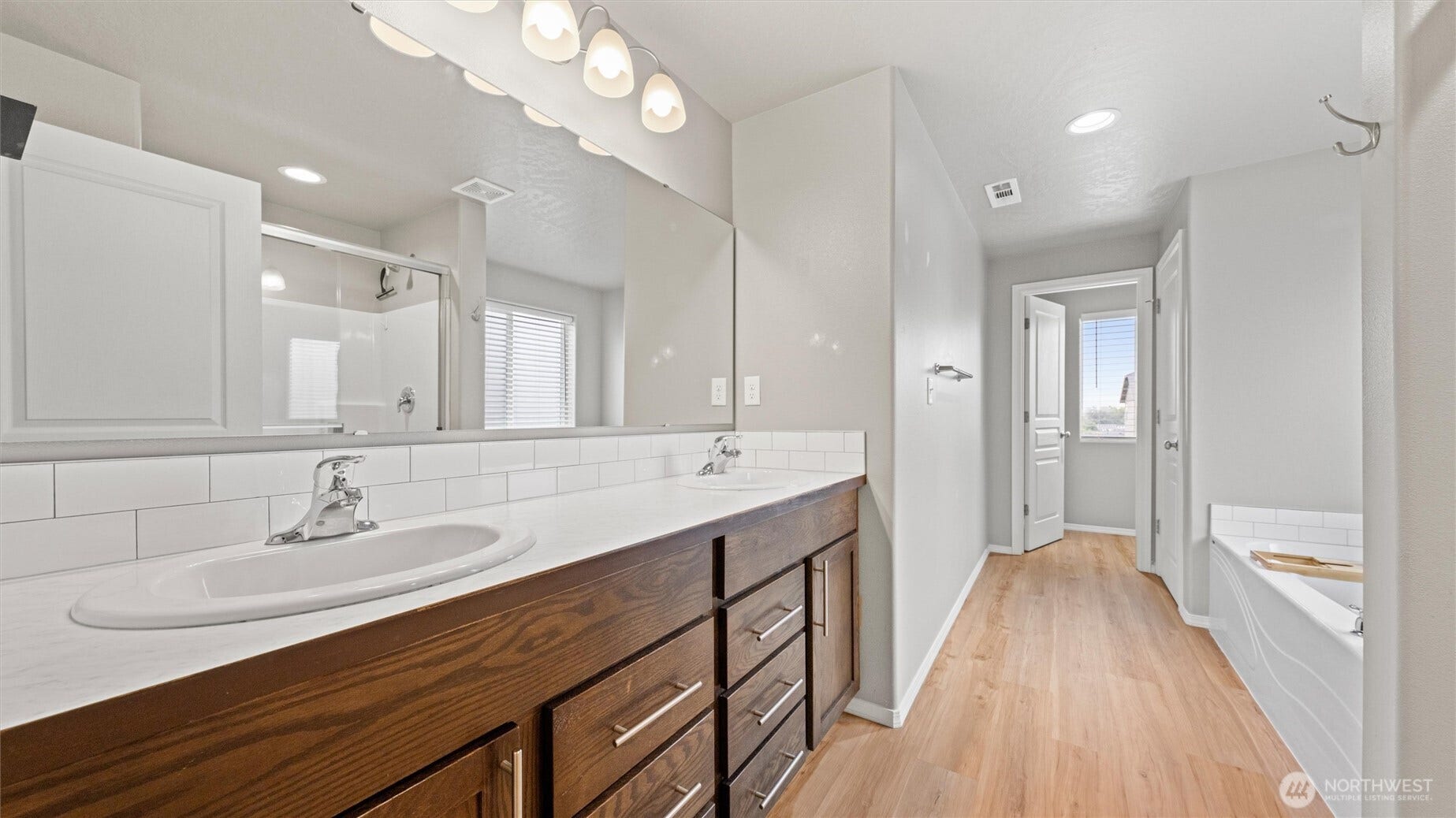 543 SW Angelina Loop, College Place, WA 99362 2nd floor primary ensuite with double vanity