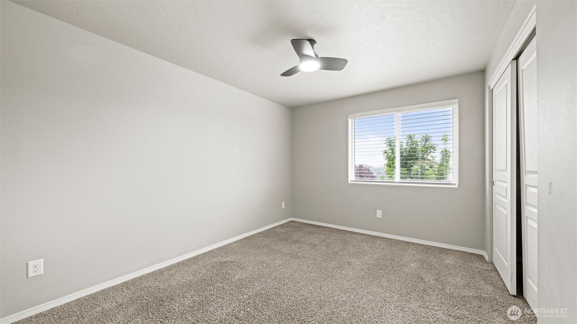 543 SW Angelina Loop, College Place, WA 99362 2nd floor bedroom #1