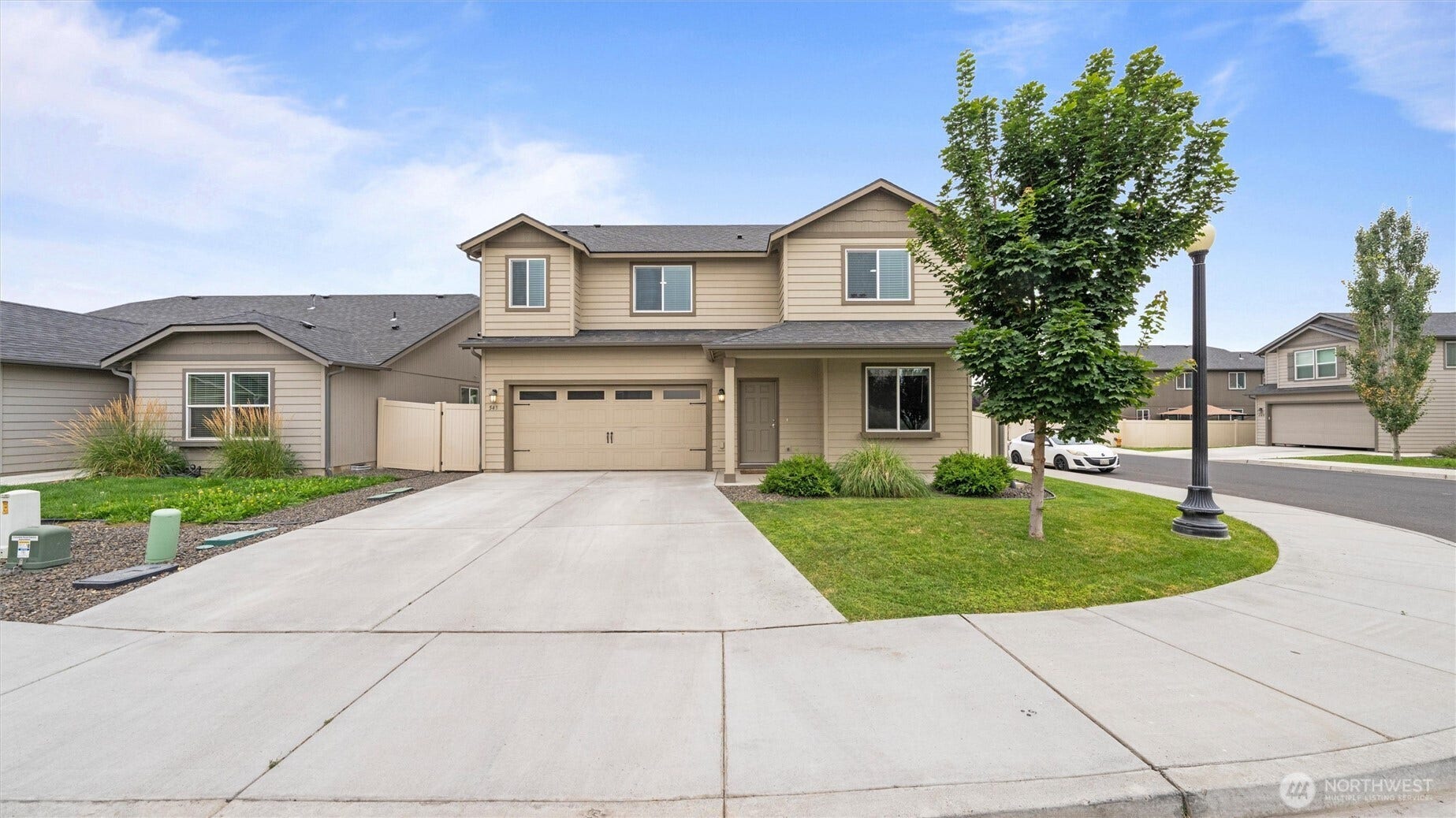 543 SW Angelina Loop, College Place, WA 99362 Corner Lot & Clean