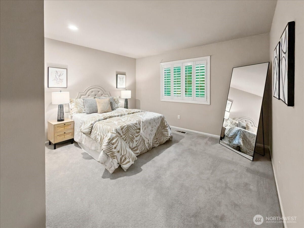 17020 NE 129th Circle, Redmond, WA 98052 17020 NE 129th Circle, Redmond, WA 98052