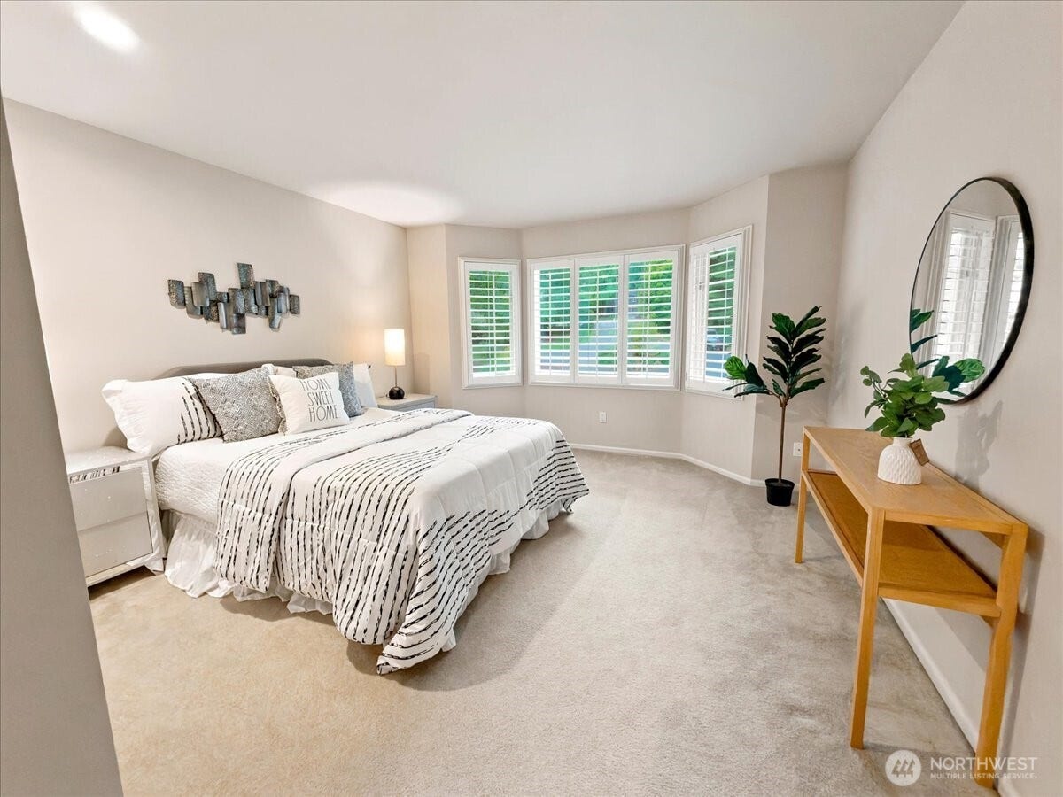 17020 NE 129th Circle, Redmond, WA 98052 17020 NE 129th Circle, Redmond, WA 98052