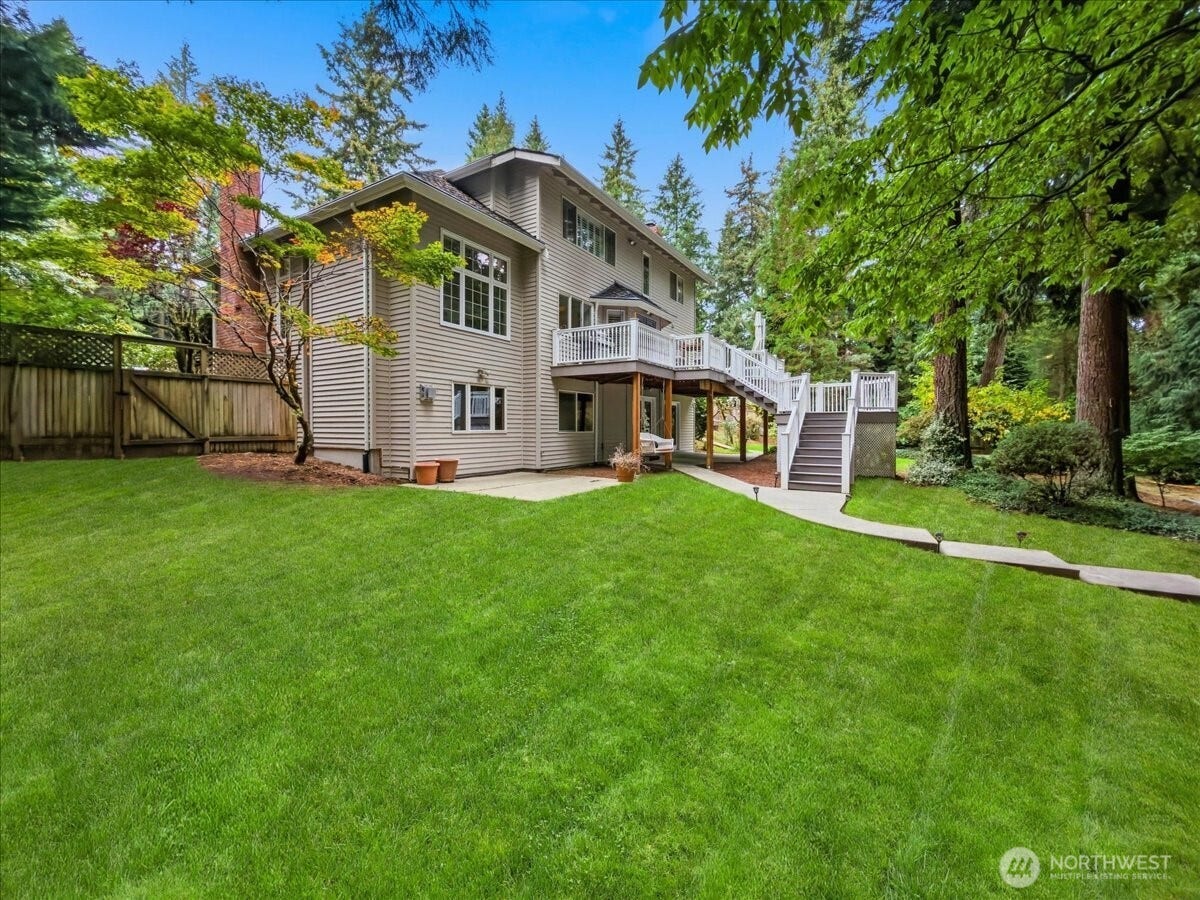 17020 NE 129th Circle, Redmond, WA 98052 17020 NE 129th Circle, Redmond, WA 98052