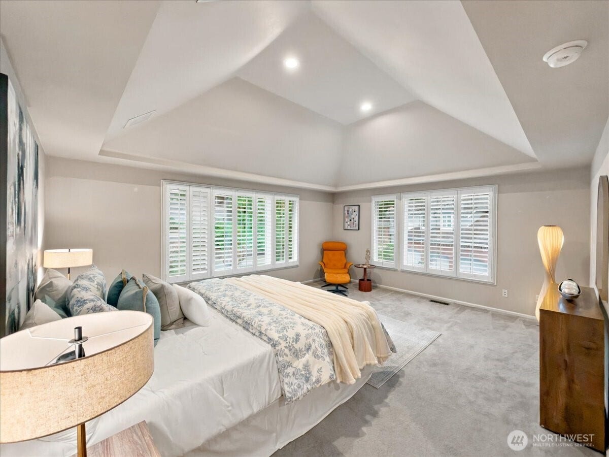 17020 NE 129th Circle, Redmond, WA 98052 17020 NE 129th Circle, Redmond, WA 98052