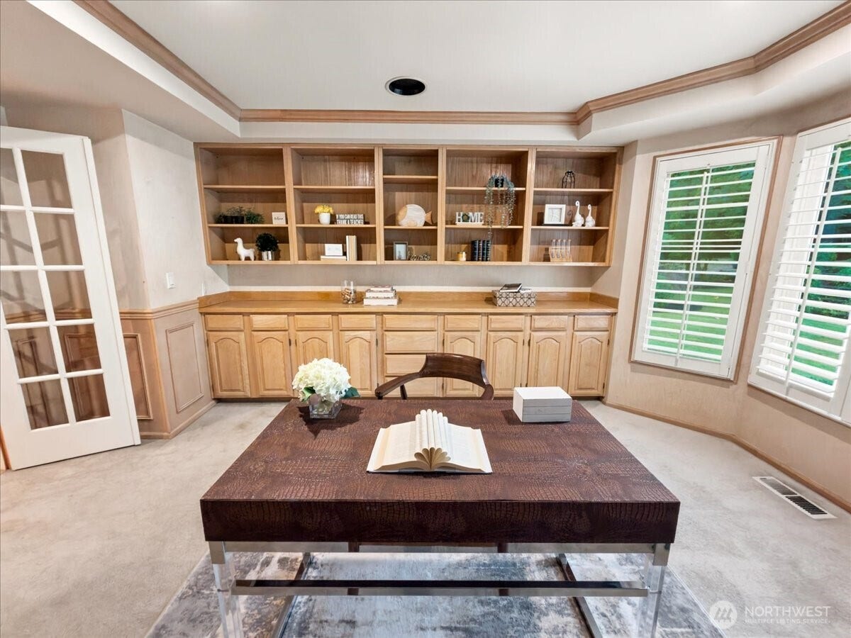 17020 NE 129th Circle, Redmond, WA 98052 17020 NE 129th Circle, Redmond, WA 98052