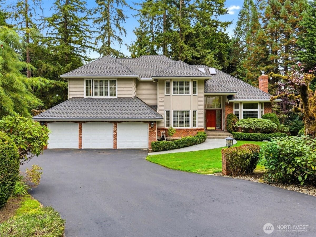 17020 NE 129th Circle, Redmond, WA 98052 17020 NE 129th Circle, Redmond, WA 98052