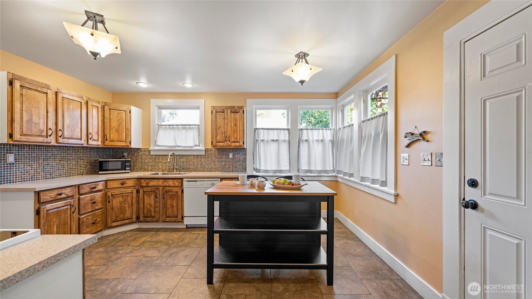 528 E Alder Street, Walla Walla, WA 99362 528 E Alder Street, Walla Walla, WA 99362