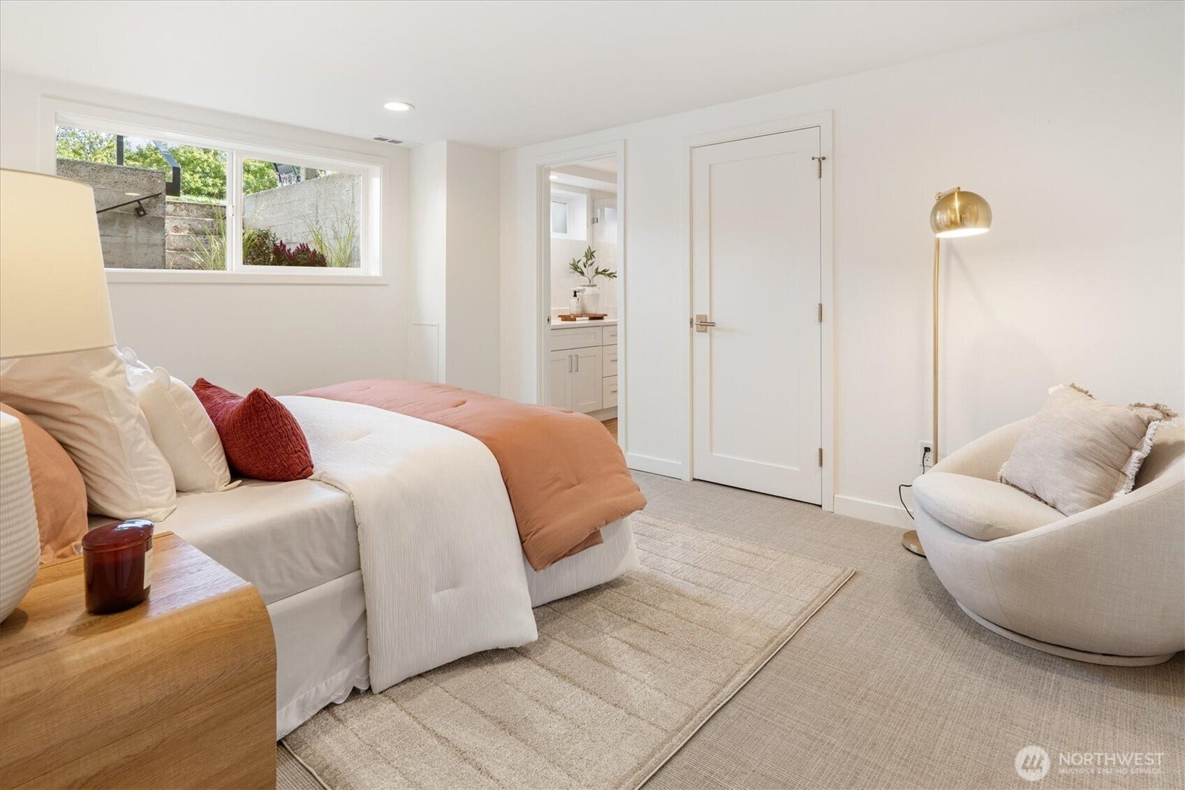 17730 14th Avenue NW, Shoreline, WA 98177 Bedroom #4 with en-suite bathroom.