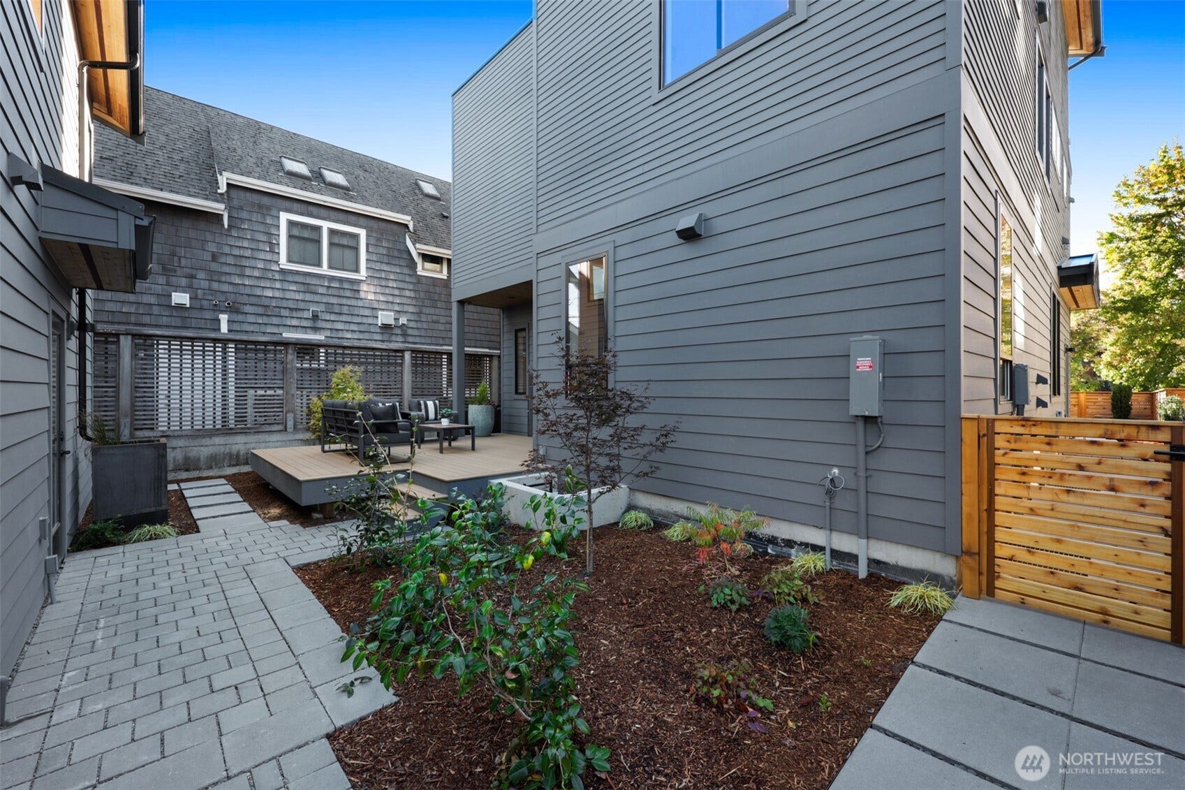 2004 McGilvra Boulevard E, Seattle, WA 98112 2004 McGilvra Boulevard E, Seattle, WA 98112