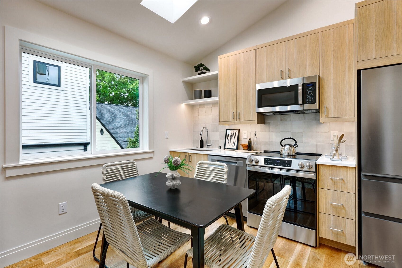 2004 McGilvra Boulevard E, Seattle, WA 98112 2004 McGilvra Boulevard E, Seattle, WA 98112