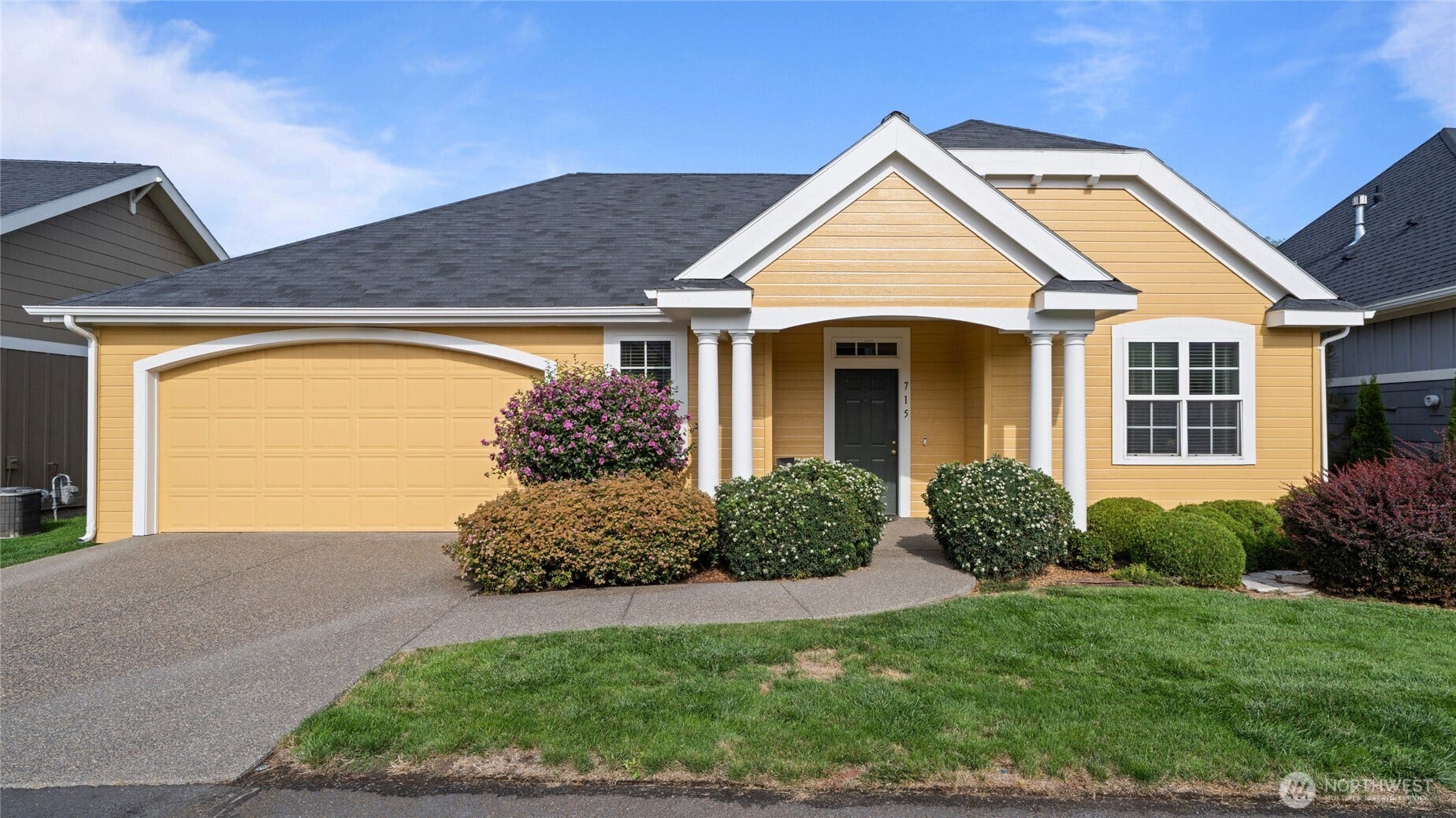 Single-story with stairless access