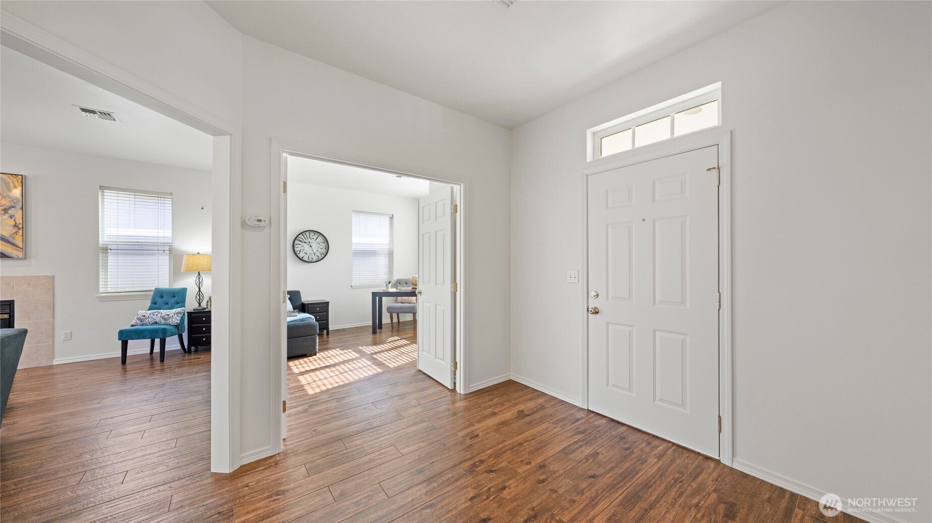 Entry with frenchdoors to bedroom