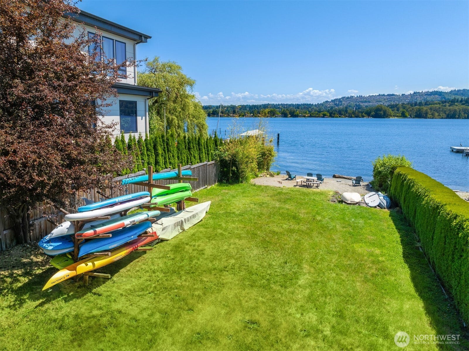 4336 E Mercer Way, Mercer Island, WA 98040 Level lawn for prepping your kayak.