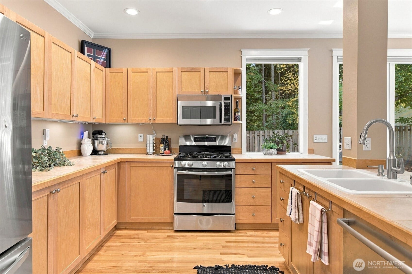 27402 Maple Ridge Way SE, Maple Valley, WA 98038 27402 Maple Ridge Way SE, Maple Valley, WA 98038