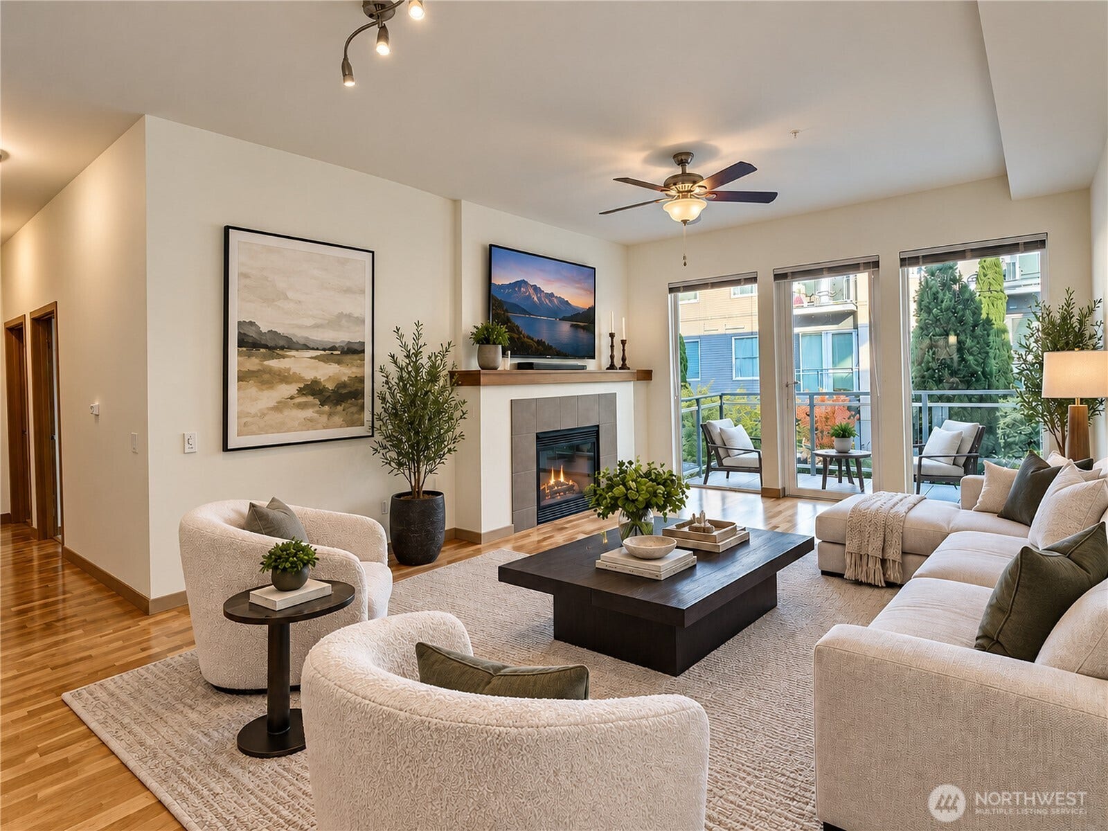 375 Kirkland Avenue, #204, Kirkland, WA 98033 375 Kirkland Avenue, #204, Kirkland, WA 98033