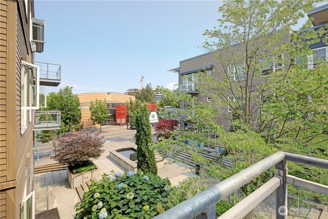 375 Kirkland Avenue, #204, Kirkland, WA 98033 375 Kirkland Avenue, #204, Kirkland, WA 98033