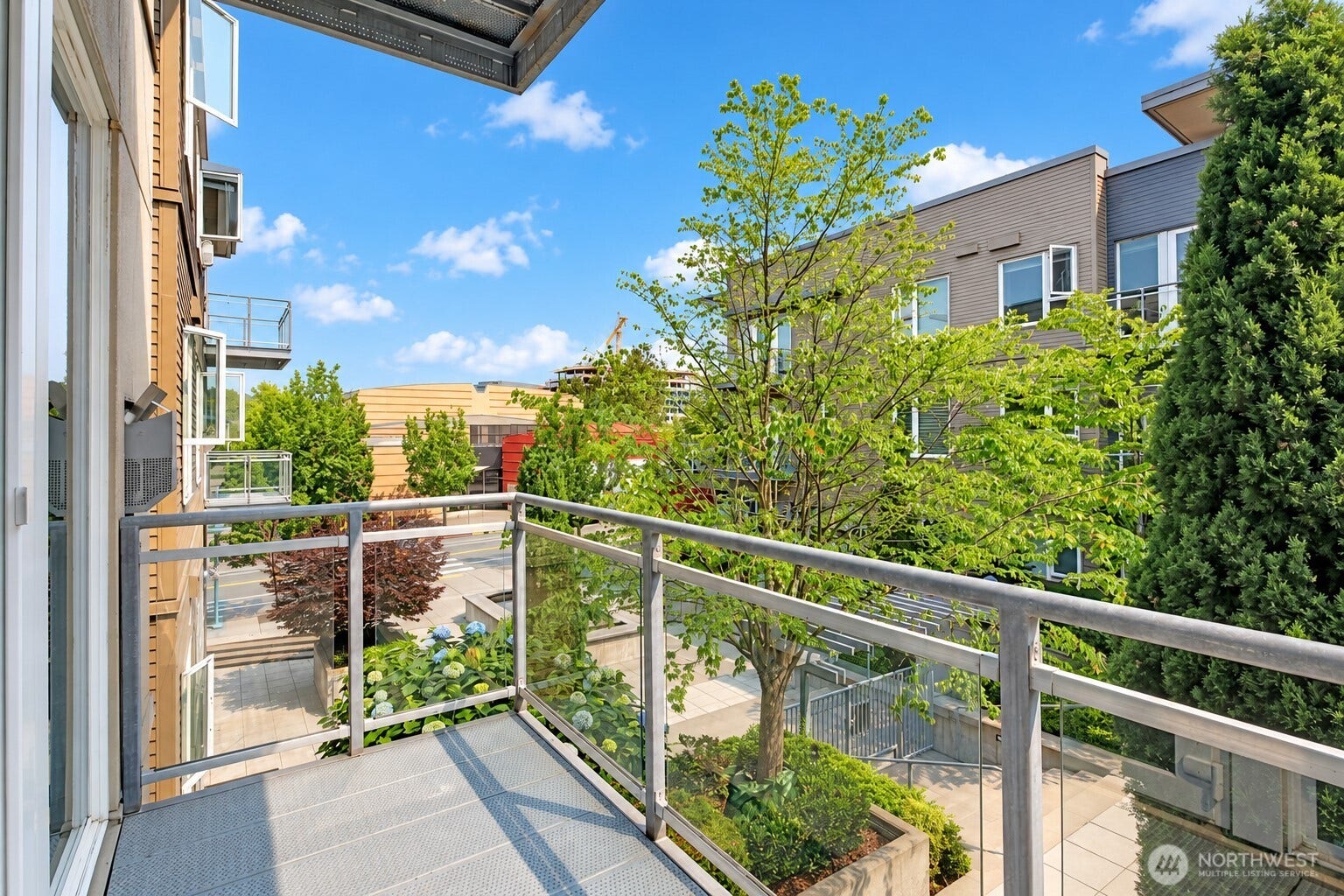 375 Kirkland Avenue, #204, Kirkland, WA 98033 375 Kirkland Avenue, #204, Kirkland, WA 98033
