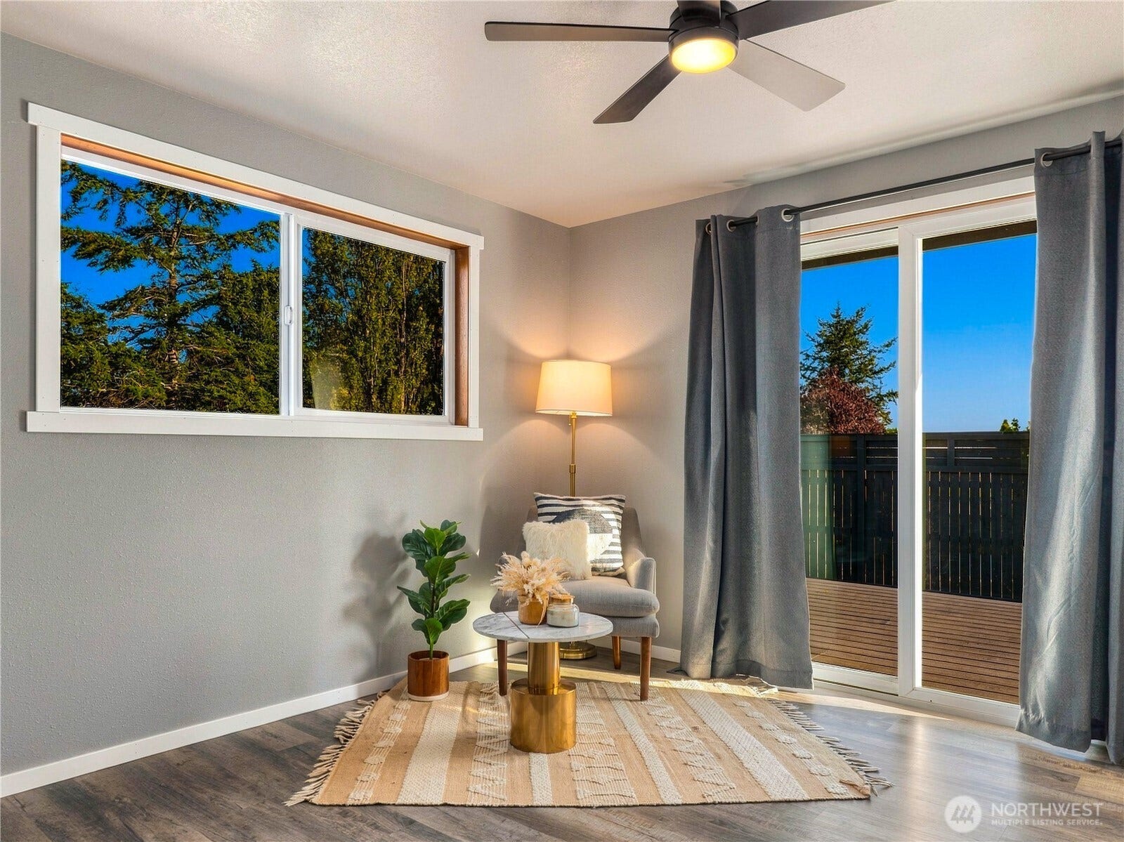 1409 1st Street, Port Townsend, WA 98368 Reading nook with access to fully-fenced backyard.