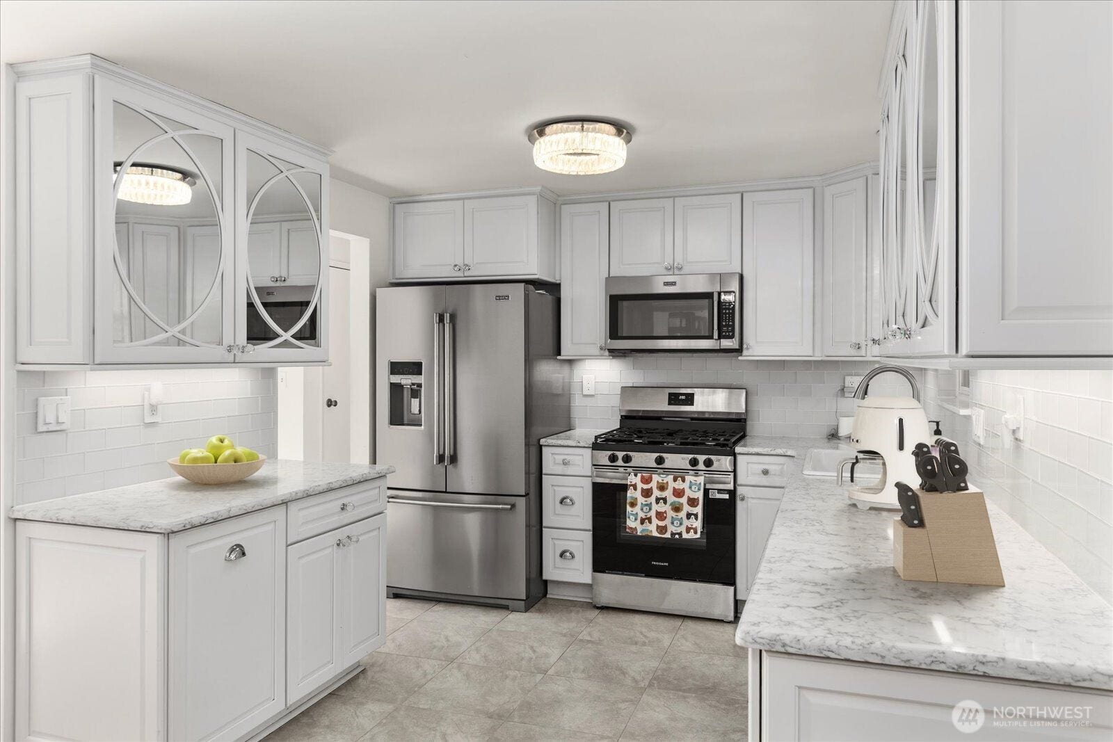22303 59th Place W, Mountlake Terrace, WA 98043 22303 59th Place W, Mountlake Terrace, WA 98043