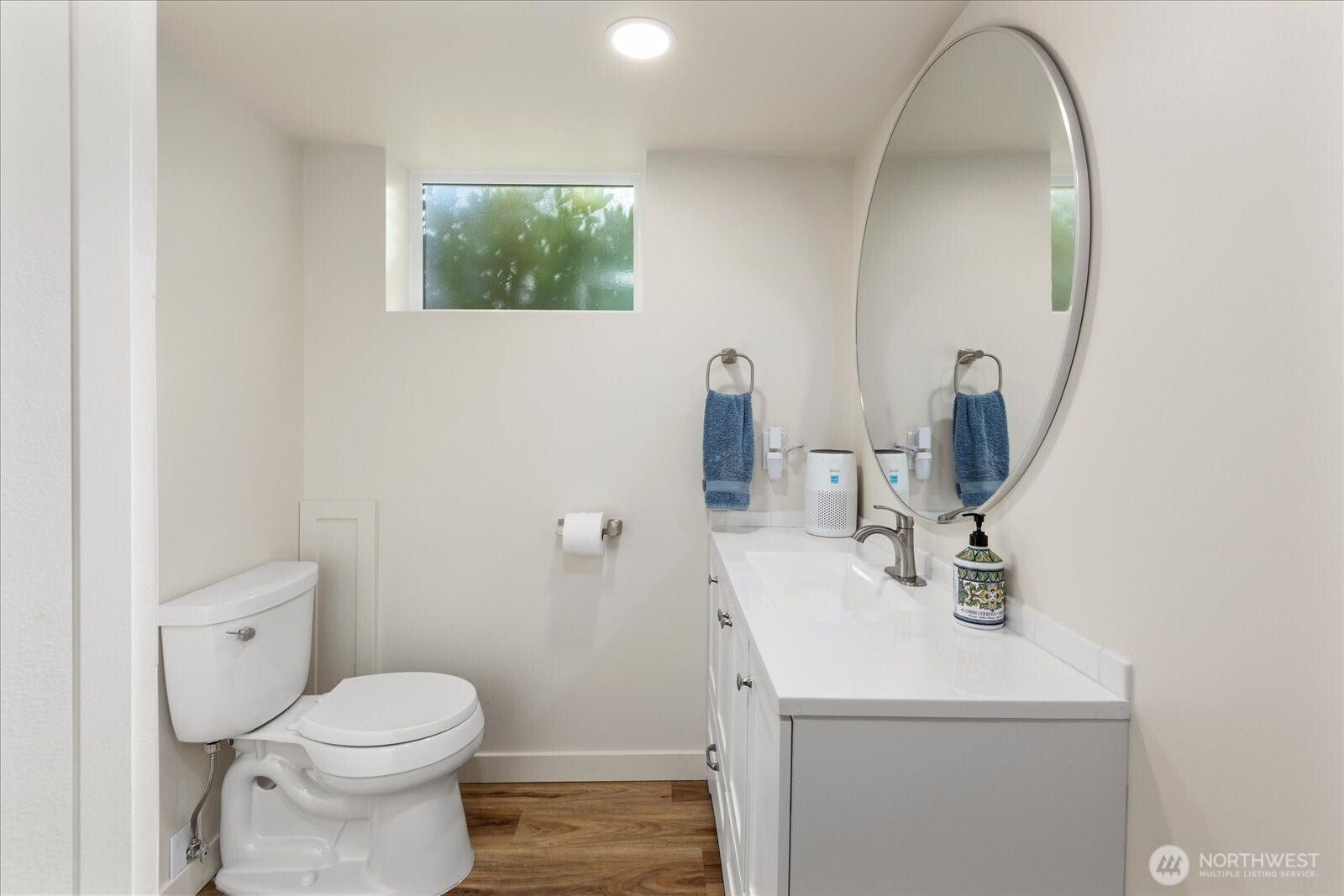 22303 59th Place W, Mountlake Terrace, WA 98043 22303 59th Place W, Mountlake Terrace, WA 98043