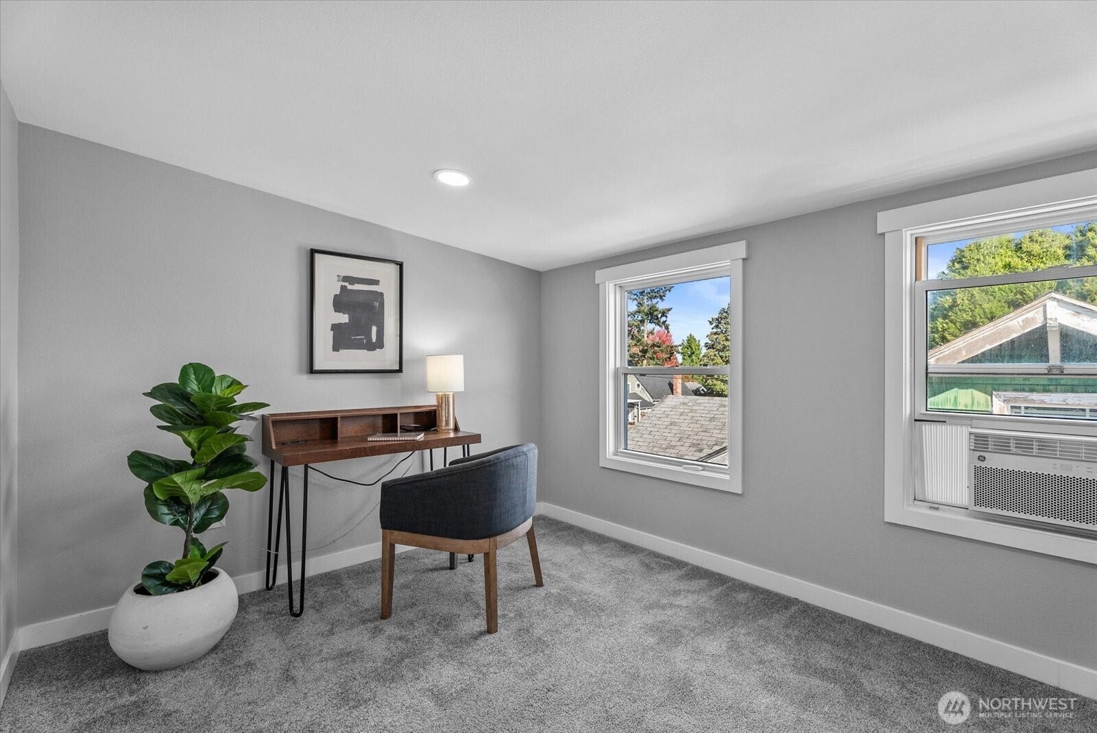 1020 S 43rd Street, Tacoma, WA 98418 A second floor Den or "You name it" room.