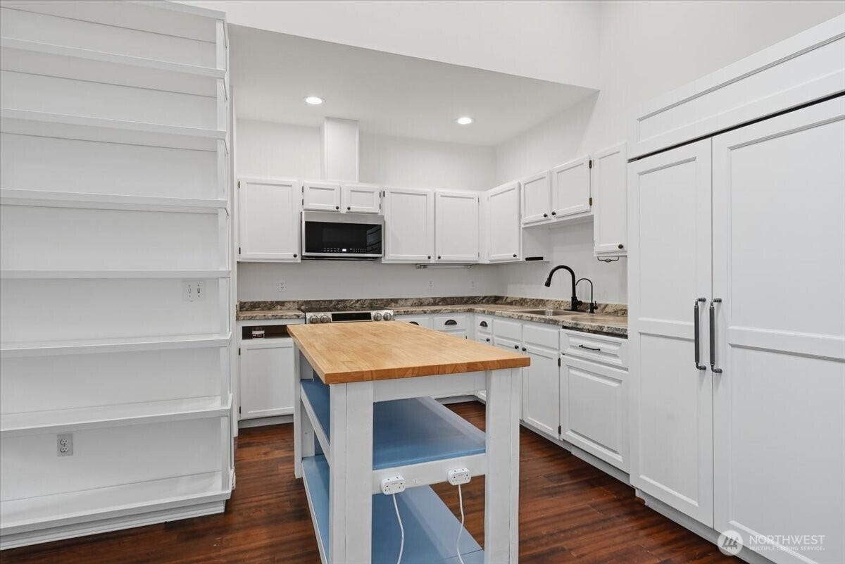 8629 240th Street SW, #A2, Edmonds, WA 98026 8629 240th Street SW, #A2, Edmonds, WA 98026