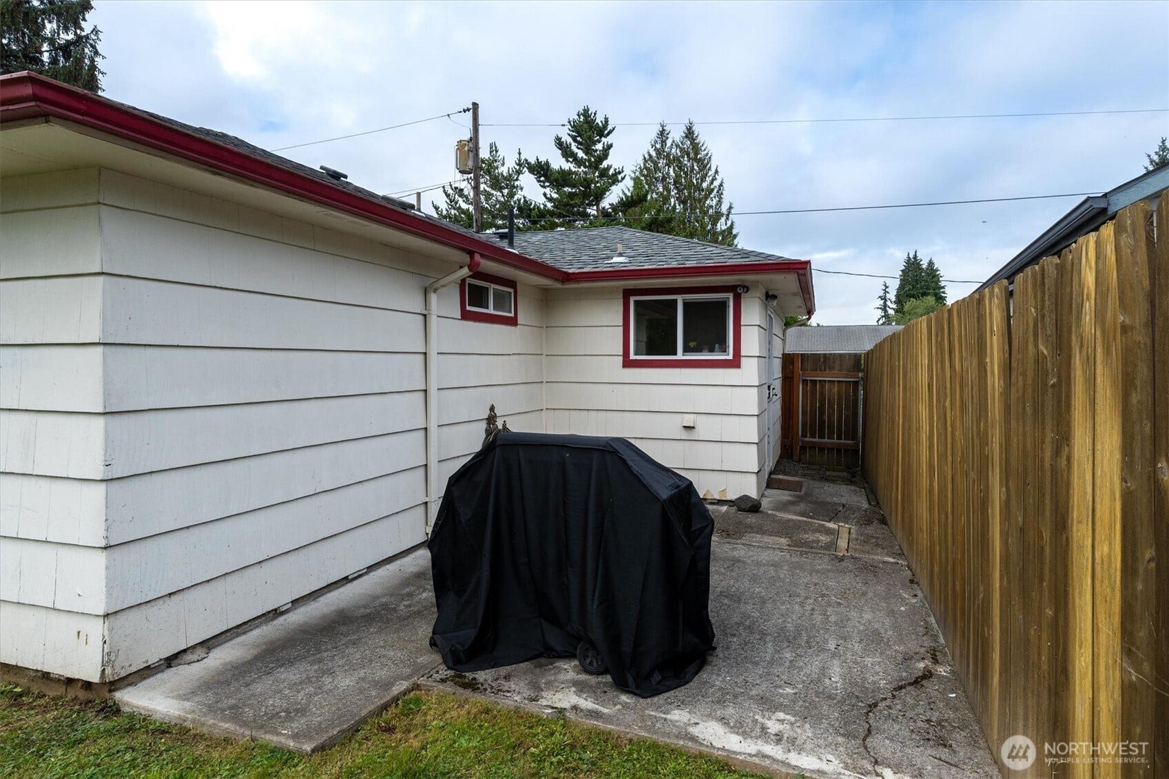 1002 N 10th Avenue, Kelso, WA 98626